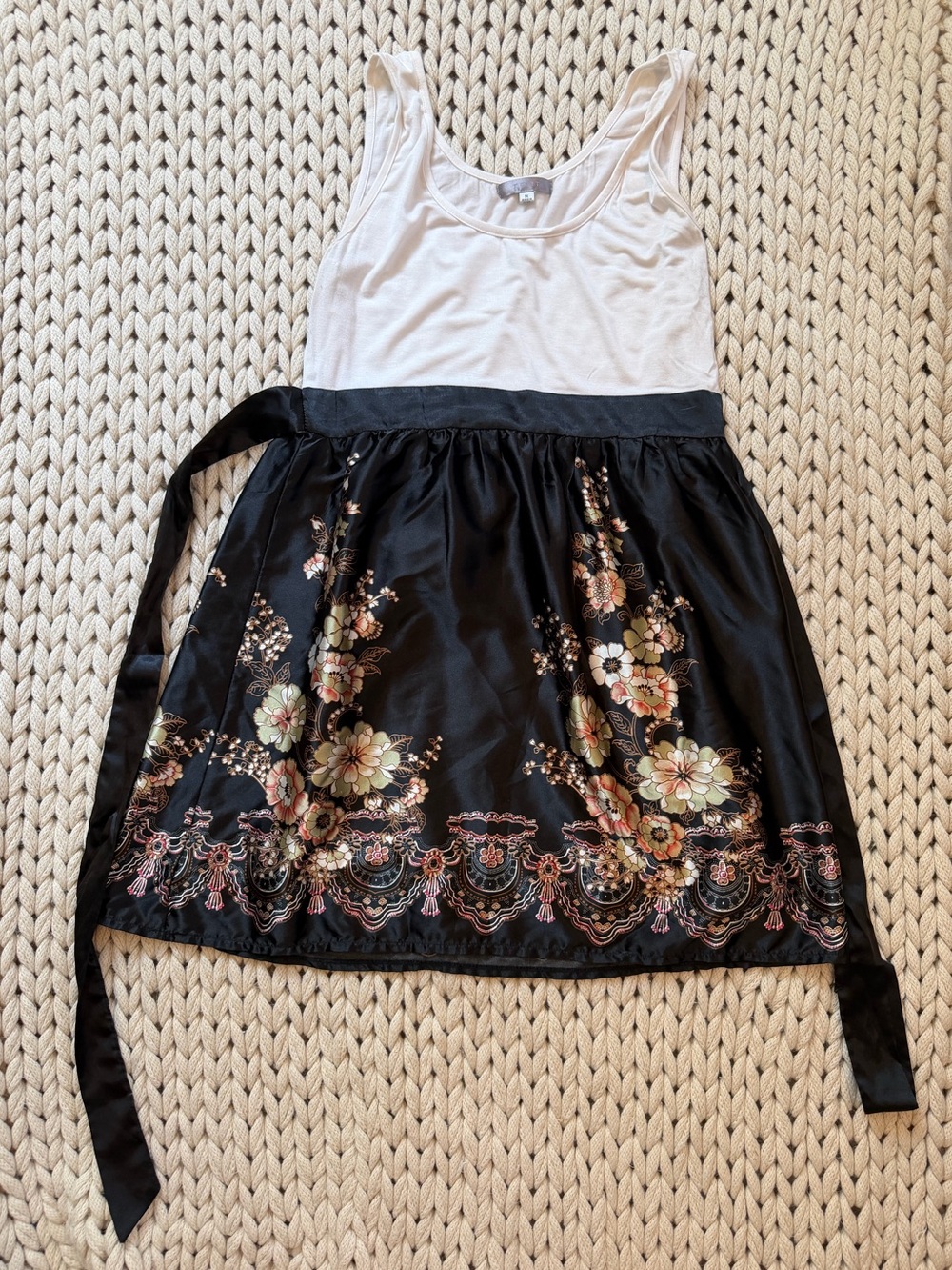 TEMT size 14 dress with size zipper and back adjustable bow